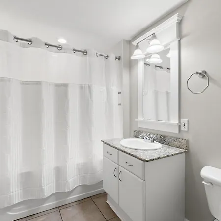 Grand Panama By Panhandle Getaways Panama City Beach Room photo