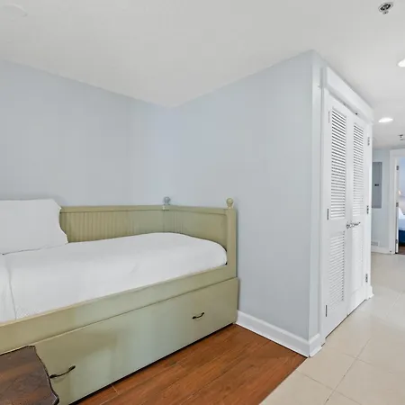 Grand Panama By Panhandle Getaways Panama City Beach Room photo