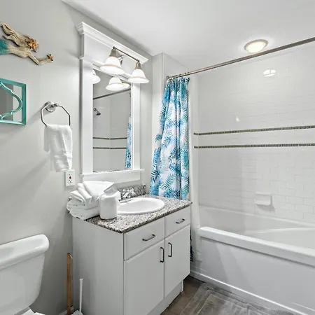 Grand Panama By Panhandle Getaways Panama City Beach Room photo