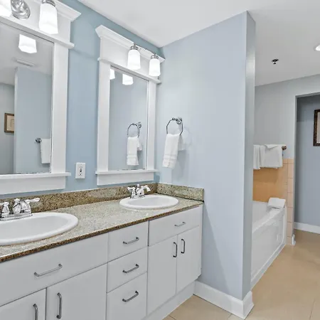 Grand Panama By Panhandle Getaways Panama City Beach Room photo