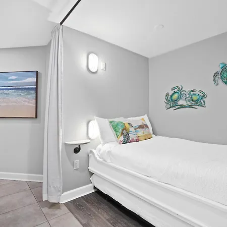 Grand Panama By Panhandle Getaways Panama City Beach Room photo